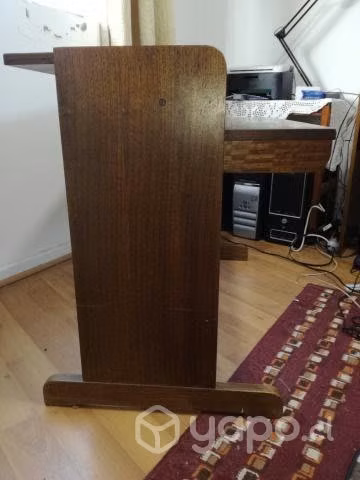 Escritorio de madera antiguo