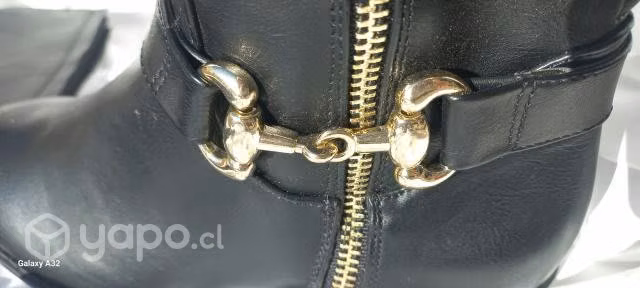 Bota larga taco bajo Thalía Sodi N° 36