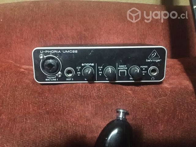 Interfaz de audio Behringer umc22
