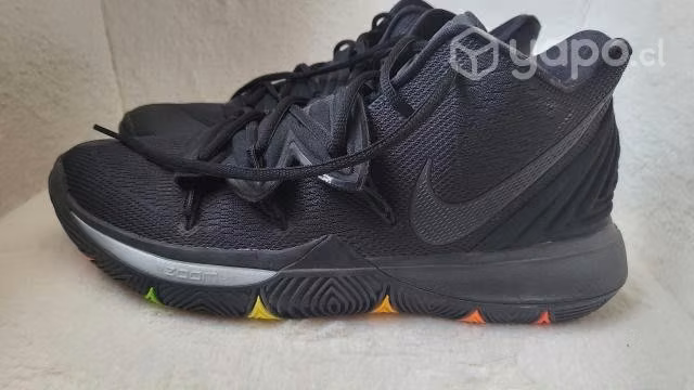 Zapatillas Nike Kyrie5 Negras Suela Neón