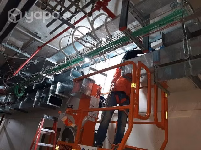 Instalación de ductos y equipos de climatización
