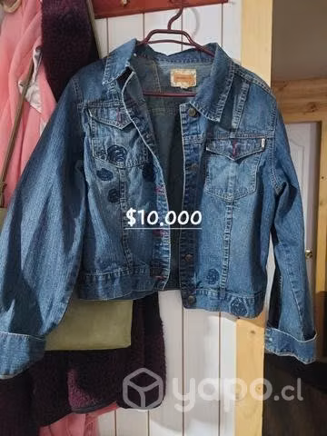 Chaquetas .sueter y mochila - Imagen 4