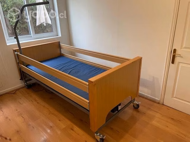 Cama clínica eléctrica - Imagen 2