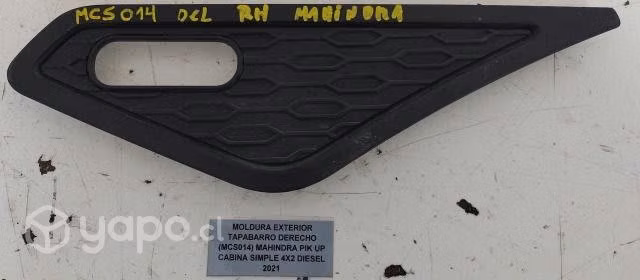 Moldura Exterior Tapabarro Derecho (MCS014) Mahind
