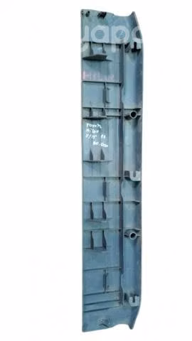 Cubre socalo puerta delantera rh Toyota Hilux 5/15 - Imagen 2