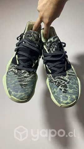 Zapatillas Harden Vol.4 talla 43