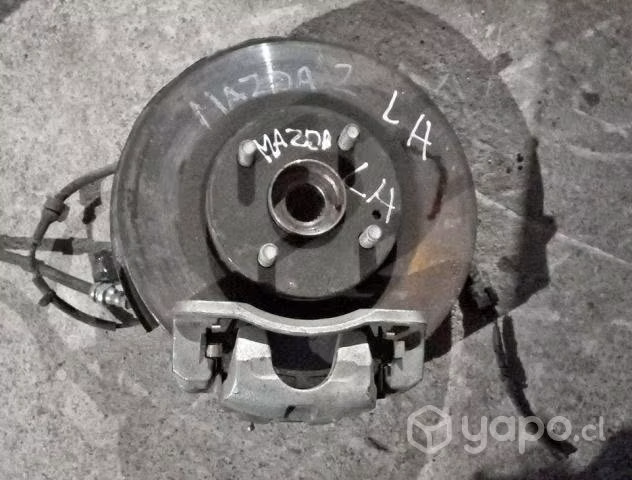 Maza izquierda mazda 2