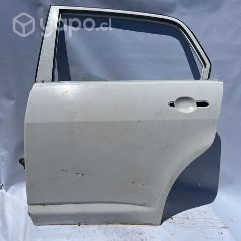 Puerta Trasera Izquierda Nissan Tiida 2011