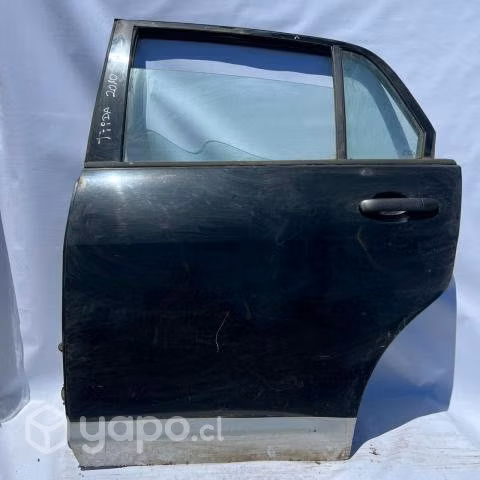 Puerta trasera izquierda Nissan Tiida 2010