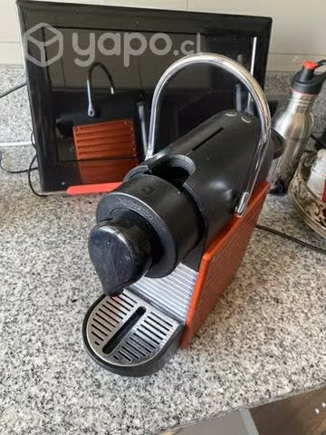 Cafetera Nespresso excelente estado poco uso - Imagen 3