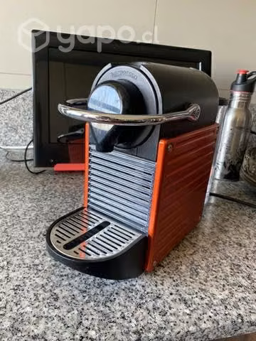 Cafetera Nespresso excelente estado poco uso