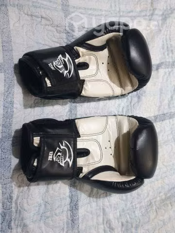 Guantes Boxeo Pretoriana y guantes pesas