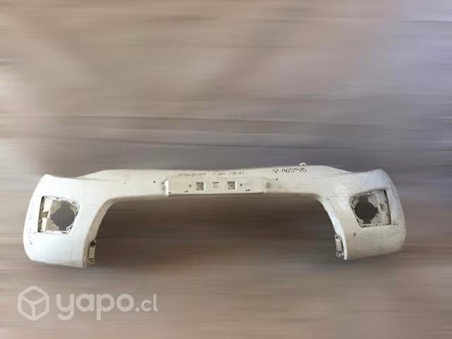 Parachoque delantero Mitsubishi L