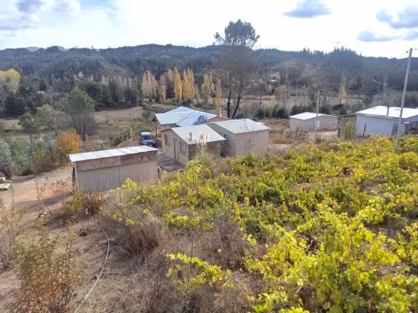 Terreno con vivienda en Colico Alto, Santa J