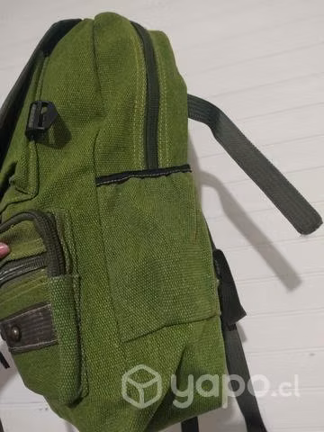 Mochila estilo militar verde ,con bolsillos - Imagen 4