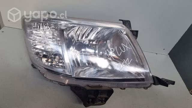 Optico Toyota hilux dmg la cisterna 52.02