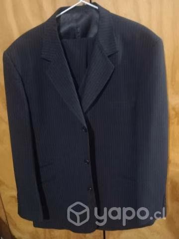 Terno negro con franjas celestes talla 52