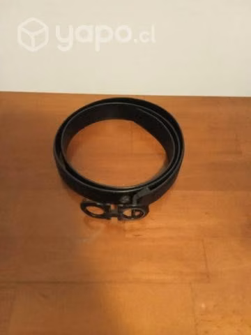 Cinturon ferragamo negro 125 cm
