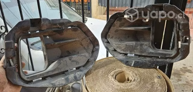 Tapa neblinero izquierdo y derecho Maxus T60.