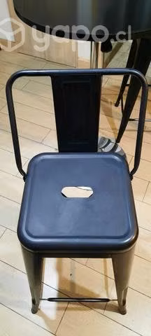 2 Taburete con Mesa de Bar redonda