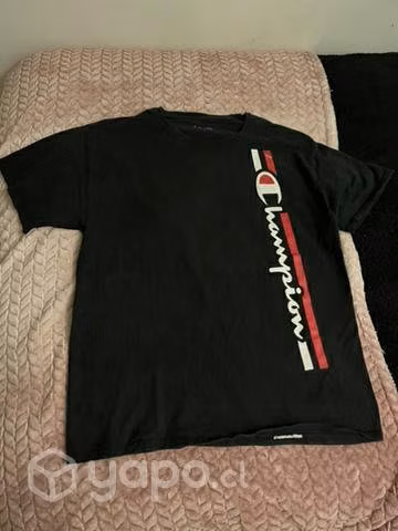 Perfecto estado y la camisa sin uso