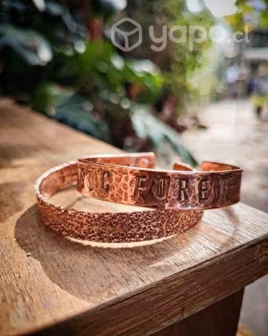 Pulseras de cobre rústicas