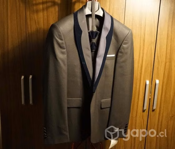 Terno, chaqueta+guillette+pantalón+corbatín