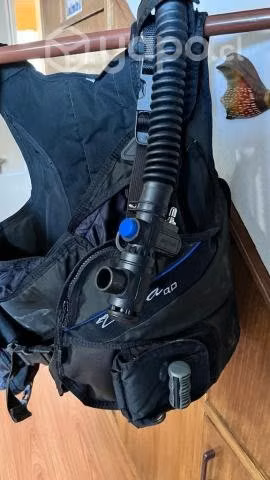 Traje seco y chaleco compensador para buceo