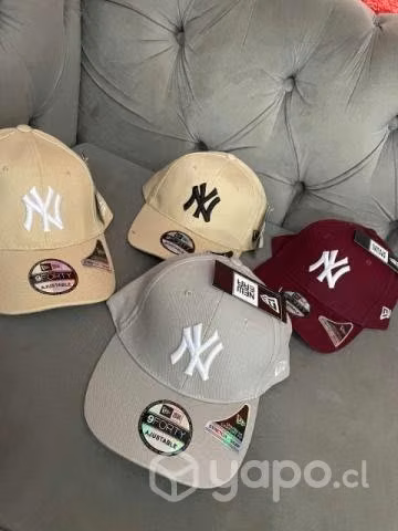 Gorros de lana y snapbacks