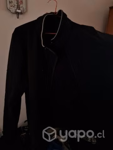 Chaqueta negra manga larga