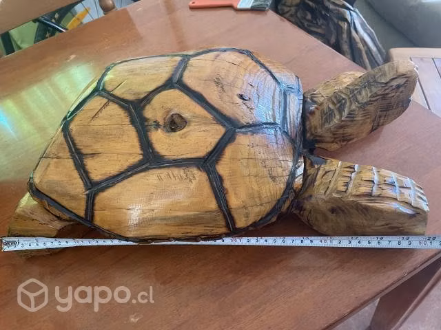 escultura de madera tortuga