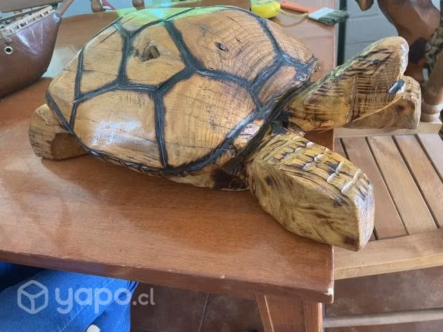 escultura de madera tortuga