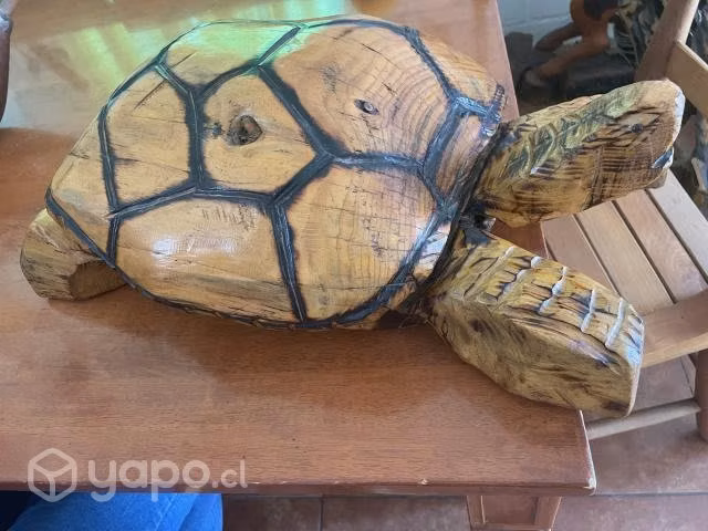 escultura de madera tortuga