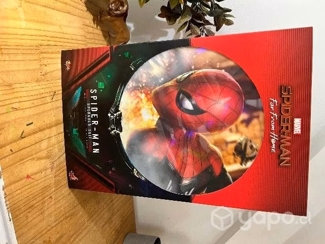 Spider-Man (Upgraded Suit) Hot toys