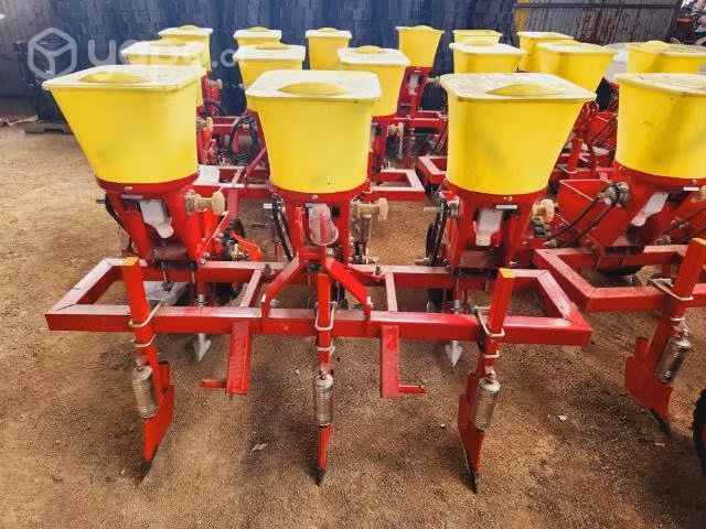 Herramientas agrícolas nuevas