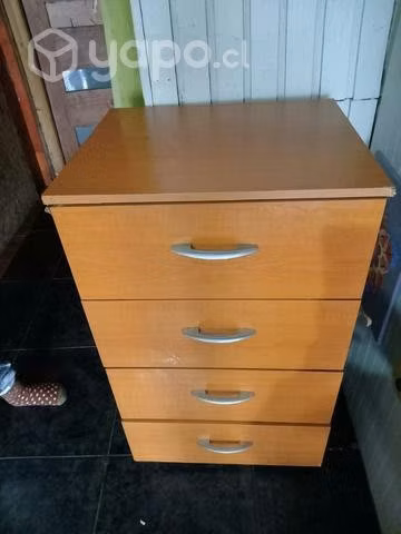 Cómoda semi nueva