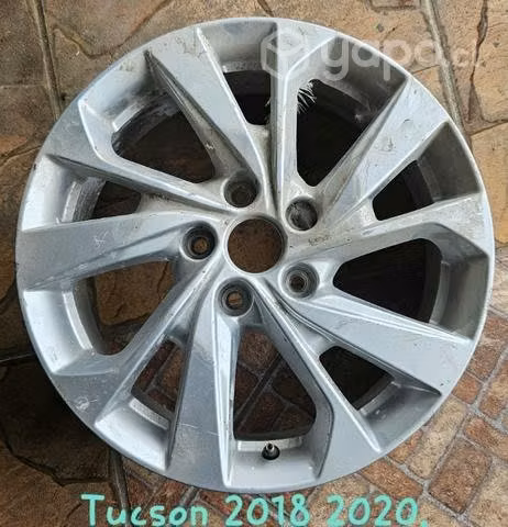 Llanta Tucson 2018 2020 detalle (rayas leves)