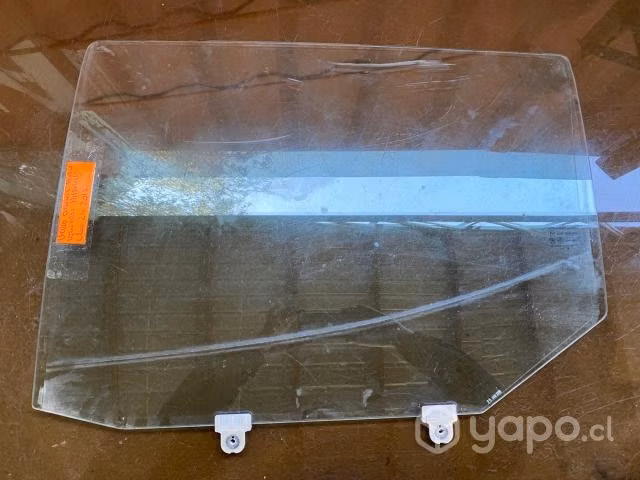 Vidrio original pta tras izq Mitsubishi L200 2019