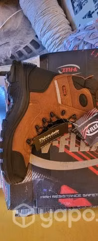 Zapatos de segura y EPP