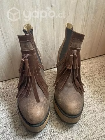 Zapatos cafés
