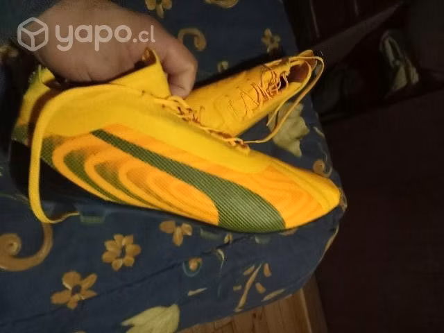Zapatos de futbol pumas