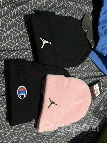 Hermosos gorritos de mujer y hombre - Imagen 2