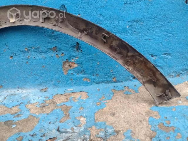 Moldura del izq Chevrolet Corsa 1998-2008