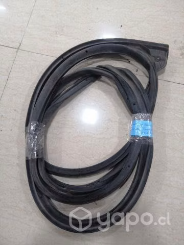 Goma contorno puerta trasera derecha Daihatsu Teri