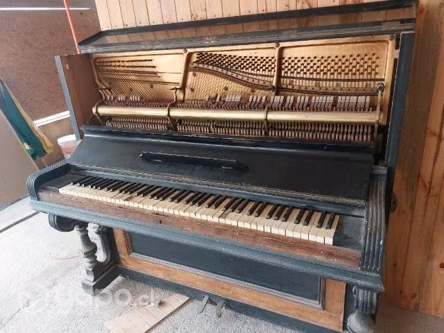 Piano antiguo