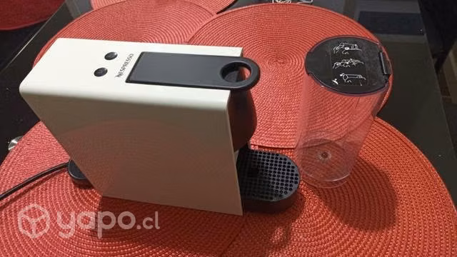 Cafetera Nespresso Essenza mini
