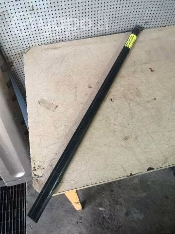 Moldura lame vidrio puerta delantera izq Ford Expl