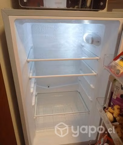 Refrigerador Bottom Freezer 167 Litros