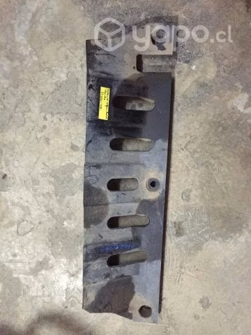 Tapa inferior radiadores Mahindra 2012