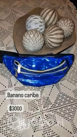 Mochilas y bananos casi nuevos
